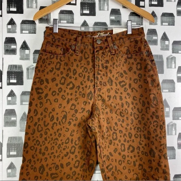 Universal thread, new with tags, vintage animal, print jeans - Picture 2 of 6